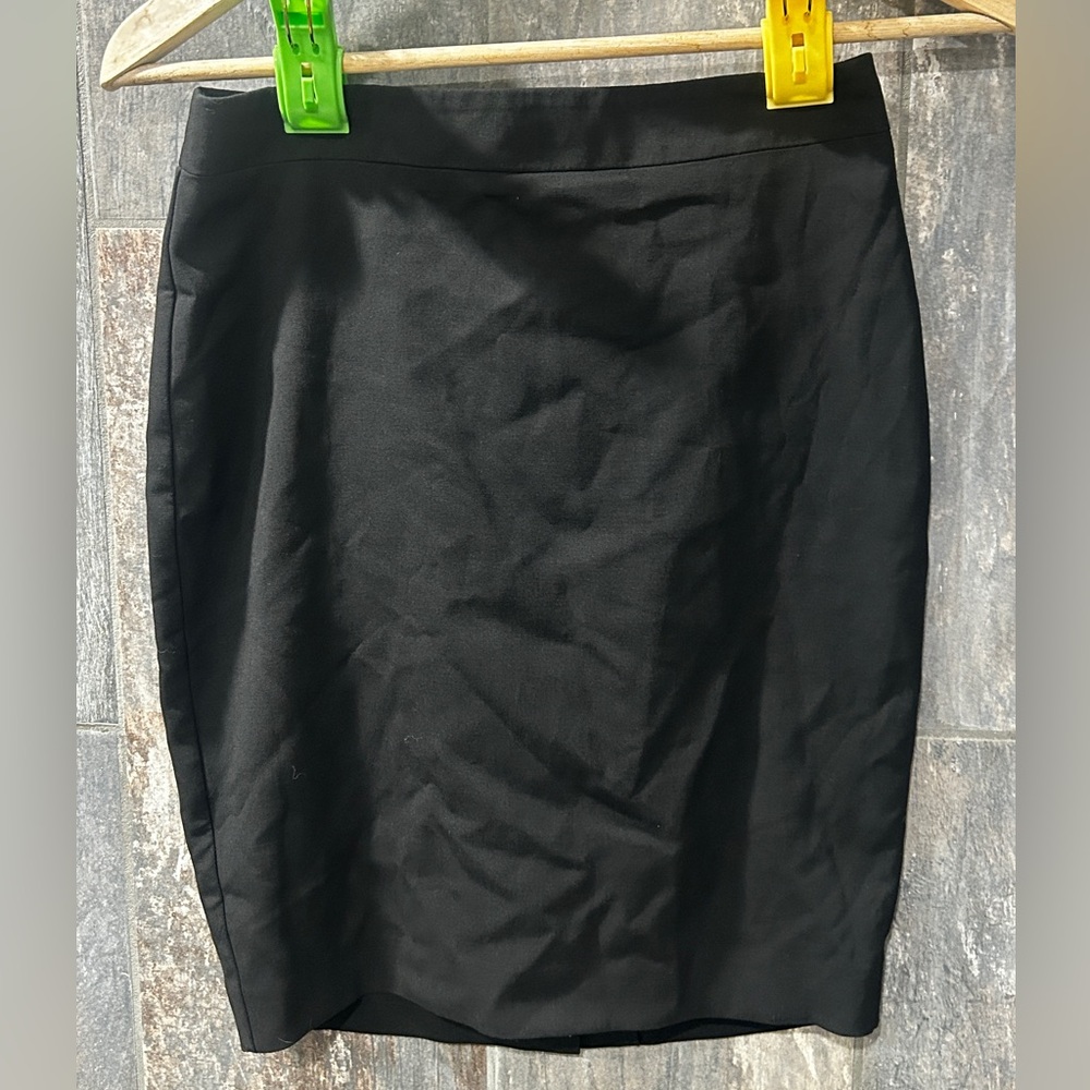 LOFT Black Pencil Skirt - Classic Workwear Essential